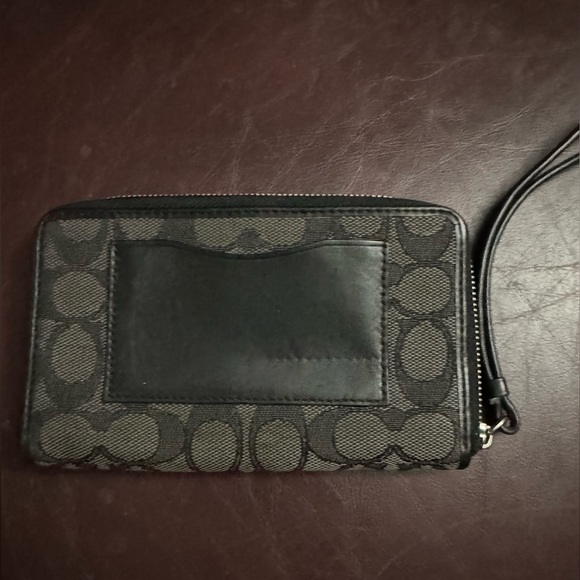 Coach wristlet/wallet. - Picture 2 of 4
